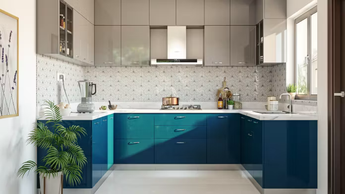 Spacious U-shaped Kitchen